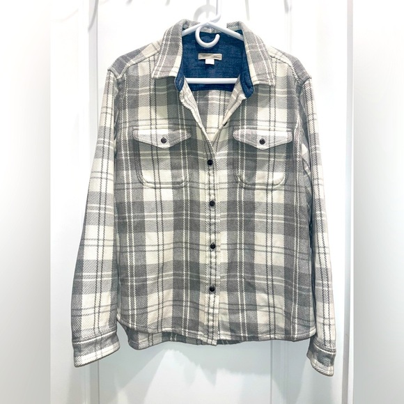 Outerknown Women’s blanket Shirt - Picture 2 of 4